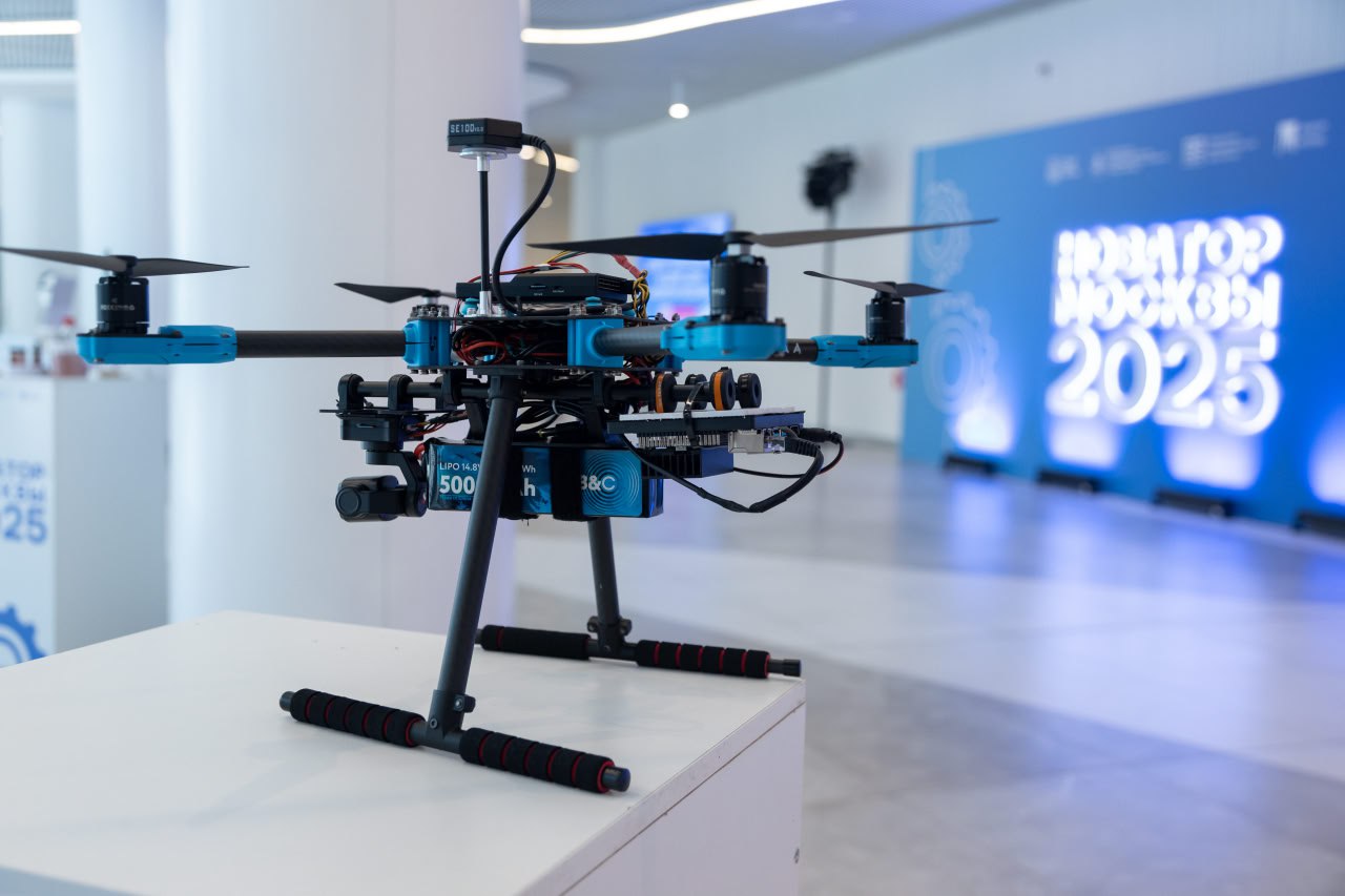 В честь дня основания компании — релиз! Первая версия ИИ-дрона N Aero SkAI доступна к приобретению. Выкладываем характеристики в PDF-файле. По сотрудничеству и приобретению обращайтесь к @vitalymegabyte